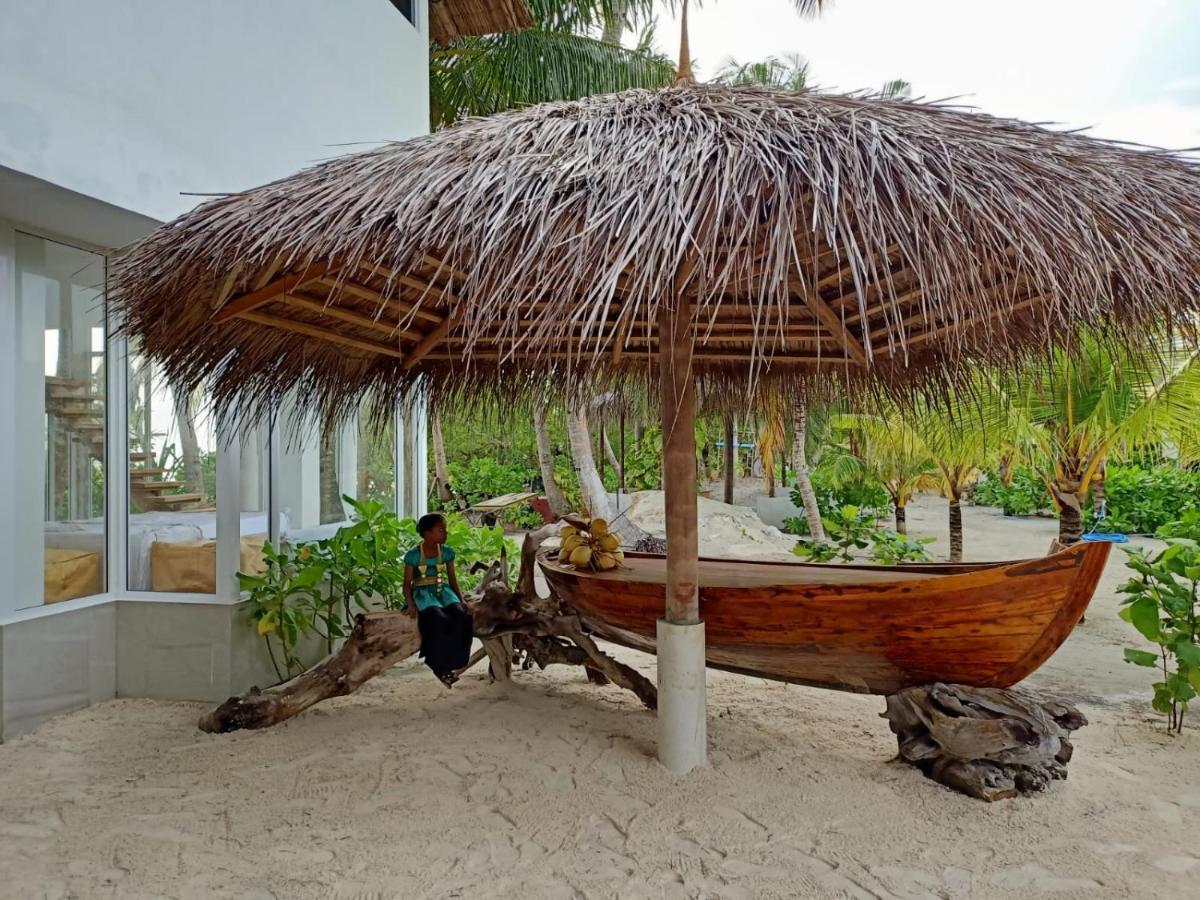 Island Life Maldives Retreat & Spa Magoodhoo 外观 照片