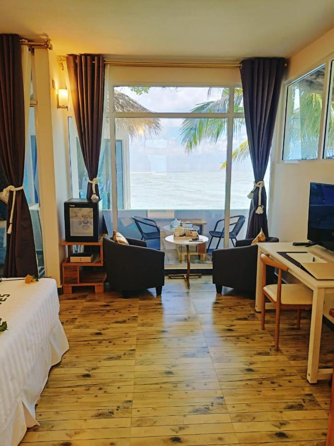 Island Life Maldives Retreat & Spa Magoodhoo 外观 照片