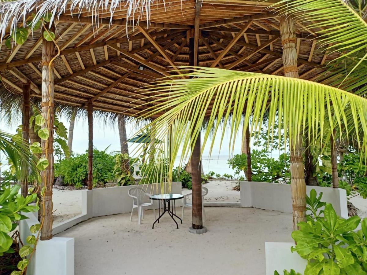 Island Life Maldives Retreat & Spa Magoodhoo 外观 照片