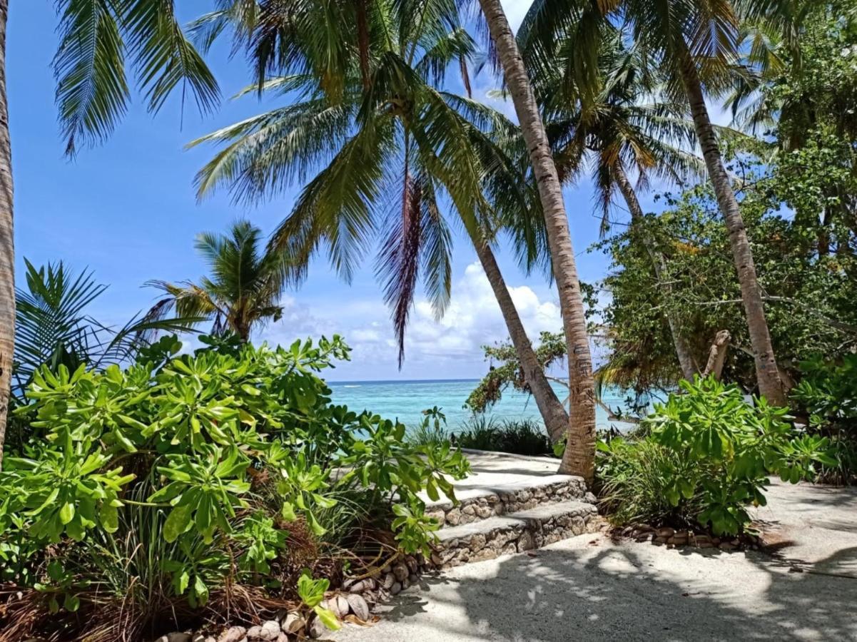 Island Life Maldives Retreat & Spa Magoodhoo 外观 照片