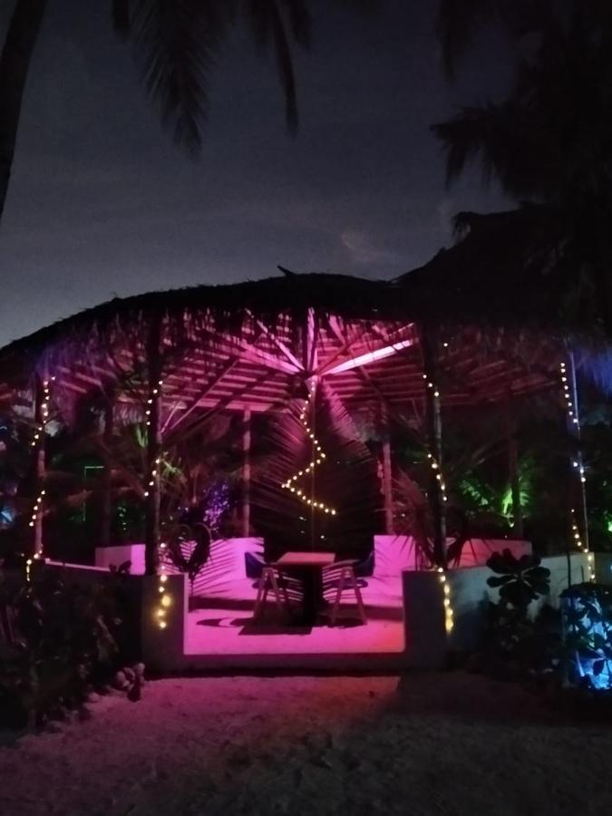 Island Life Maldives Retreat & Spa Magoodhoo 外观 照片